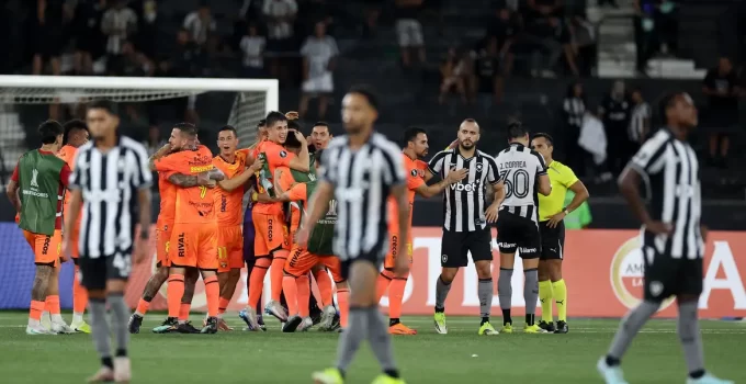 Botafogo é eliminado da Libertadores pelo Barcelona de Guayaquil e amarga vaga na Sul-Americana
