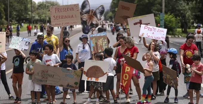 Protesto em Brasília: Ambientalistas pedem retirada de área vital da Serrinha do Paranoá de projeto de socorro ao BRB