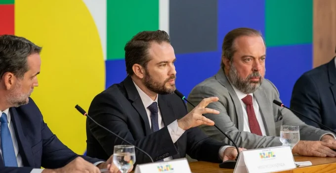 Governo Eleva Imposto do Cigarro para Cobrir Custos de Combustíveis: Entenda o Impacto no Preço e na Arrecadação