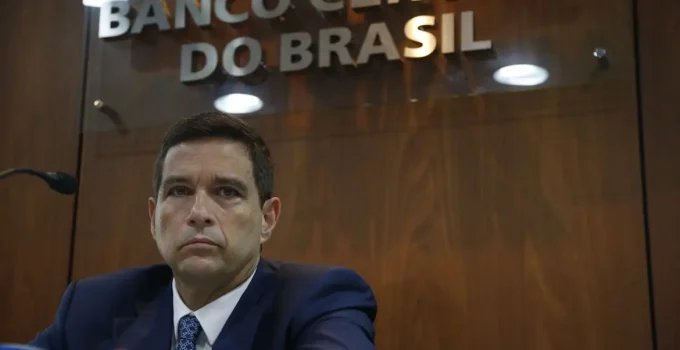 Campos Neto falta de novo à CPI do Crime Organizado: Terceira ausência gera tensão e impaciência no Senado