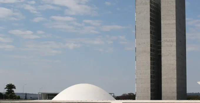 ANP ganha superpoderes: Câmara aprova acesso a dados fiscais para barrar fraudes em combustíveis e transição de governo mais transparente