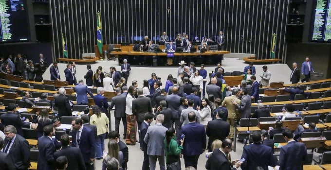 Seguro-Defeso: Câmara Aprova Novas Regras Mais Rígidas Para Pescadores Artesanais e Evitar Fraudes