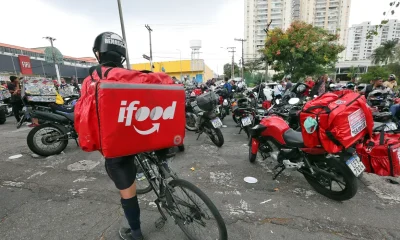 Lula defende que motoristas de aplicativo tenham previdência social: "Não podem ficar abandonados"