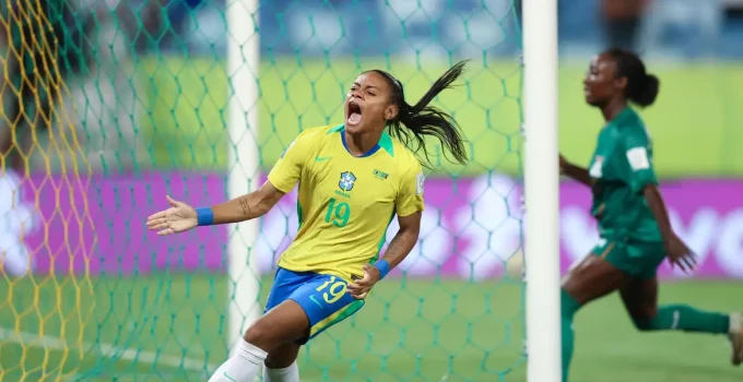 Seleção Feminina do Brasil Goleia Zâmbia por 6 a 1 no Fifa Series e Encanta Cuiabá com Futebol Show