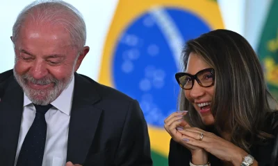 Em viagem à Espanha, Janja vincula redes sociais e big techs à morte de mulheres