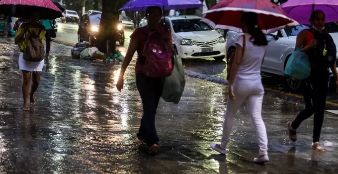 Belém em Alerta Máximo: Chuvas Intensas Levam Capital Paraense a Decreto de Emergência e Pedem Doações Urgentes