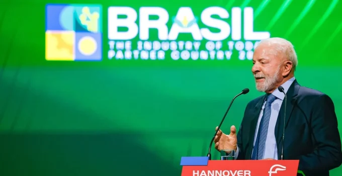 Lula na Alemanha: Brasil defende pioneirismo em biocombustíveis e critica regras ambientais da UE