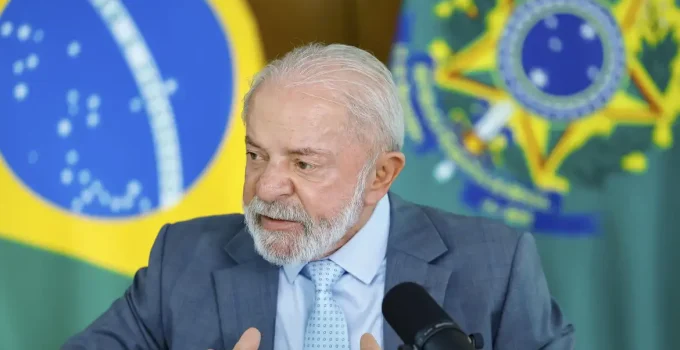 Lula sobre EUA: "Fizeram conosco, a gente vai fazer com eles" após expulsão de agente brasileiro