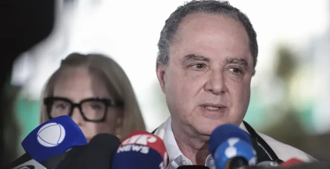 Lula retira lesão de pele benigna no couro cabeludo e segue agenda com repouso, diz médico; veja detalhes do procedimento