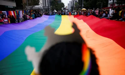 Parada LGBT+ SP 2026: "A rua convoca, a urna confirma" - Voto e Política Ganham Destaque na Avenida Paulista
