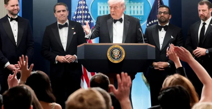 Atirador Preso Perto de Jantar de Donald Trump com Correspondentes em Washington: 'Lobo Solitário' Identificado pelo Serviço Secreto