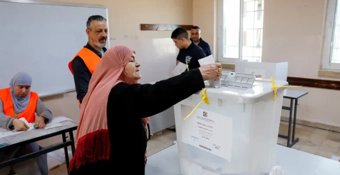 Eleições Palestinas em Gaza e Cisjordânia: Voto em Meio à Crise Humanitária e Sonho de Estado Independente